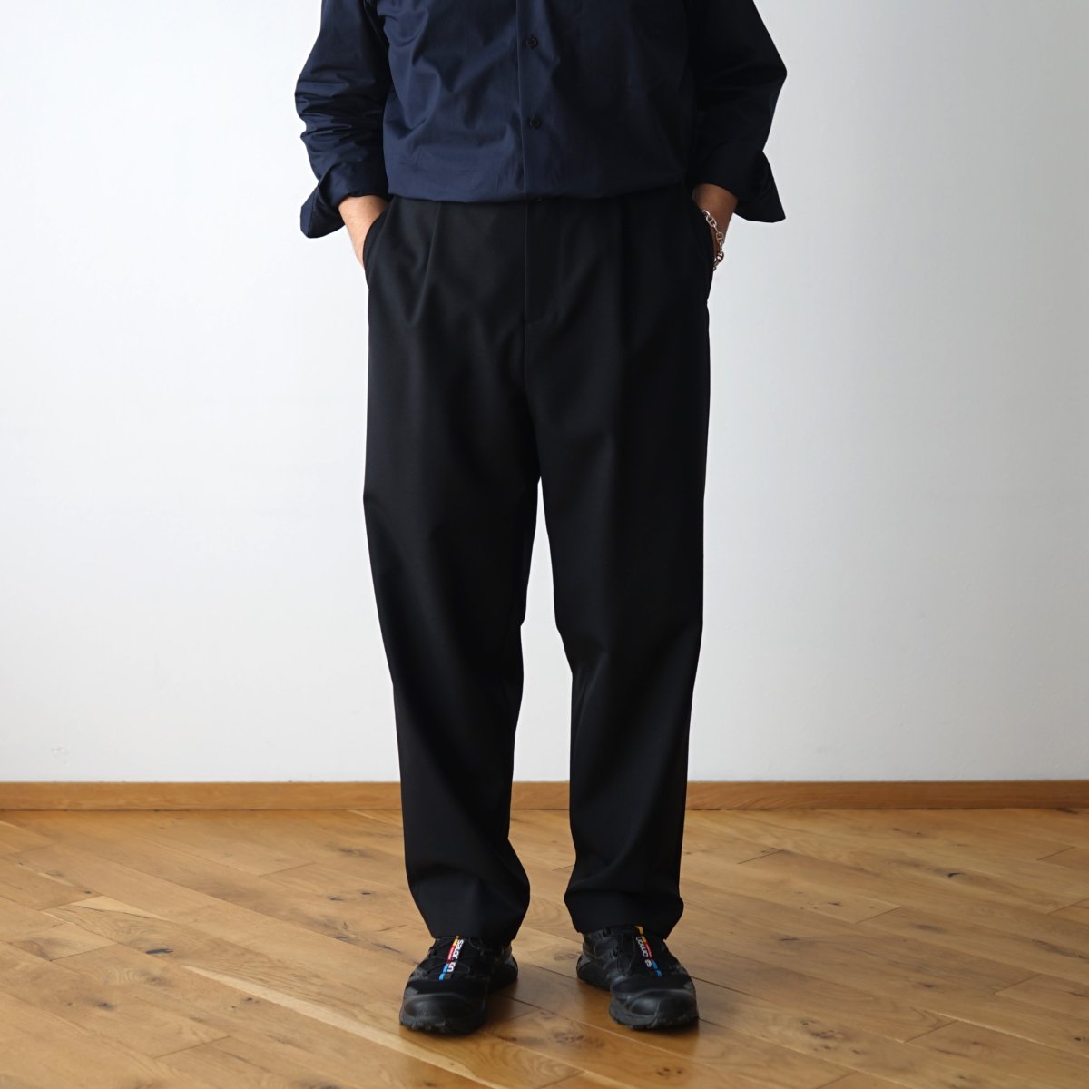 ATON エイトン】 WOOL TROPICAL TAPERED EASY PANTS - BLACK / PARK ONLINE STORE