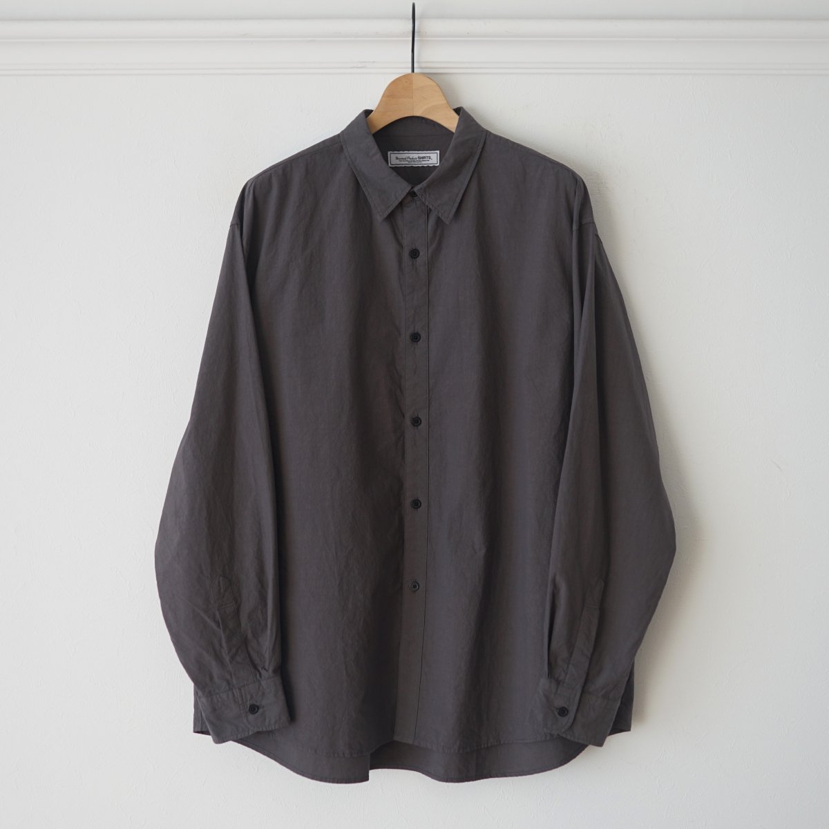 UNIVERSAL PRODUCTS / ユニバーサルプロダクツ】 GARMENT DYED L/S REGULAR SHIRTS - CHACOAL  / PARK ONLINE STORE