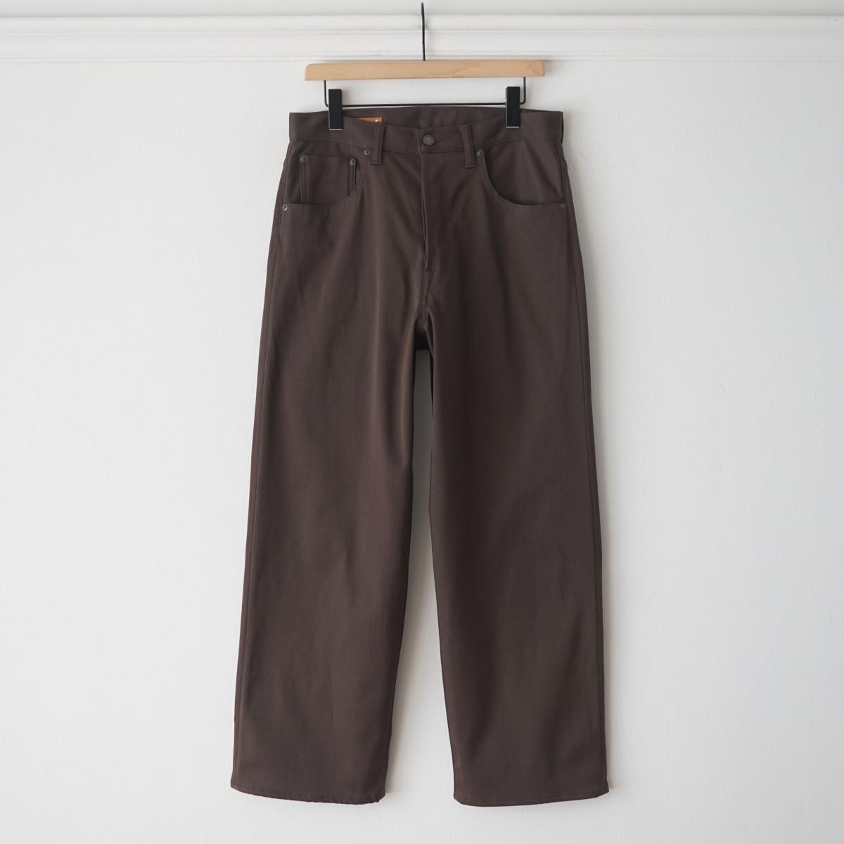 <img class='new_mark_img1' src='https://img.shop-pro.jp/img/new/icons20.gif' style='border:none;display:inline;margin:0px;padding:0px;width:auto;' />30%OFFۡMEMBER ONLYۡScye /  STRETCH COTTON TWILL WIDE LEG JEANS - BROWN