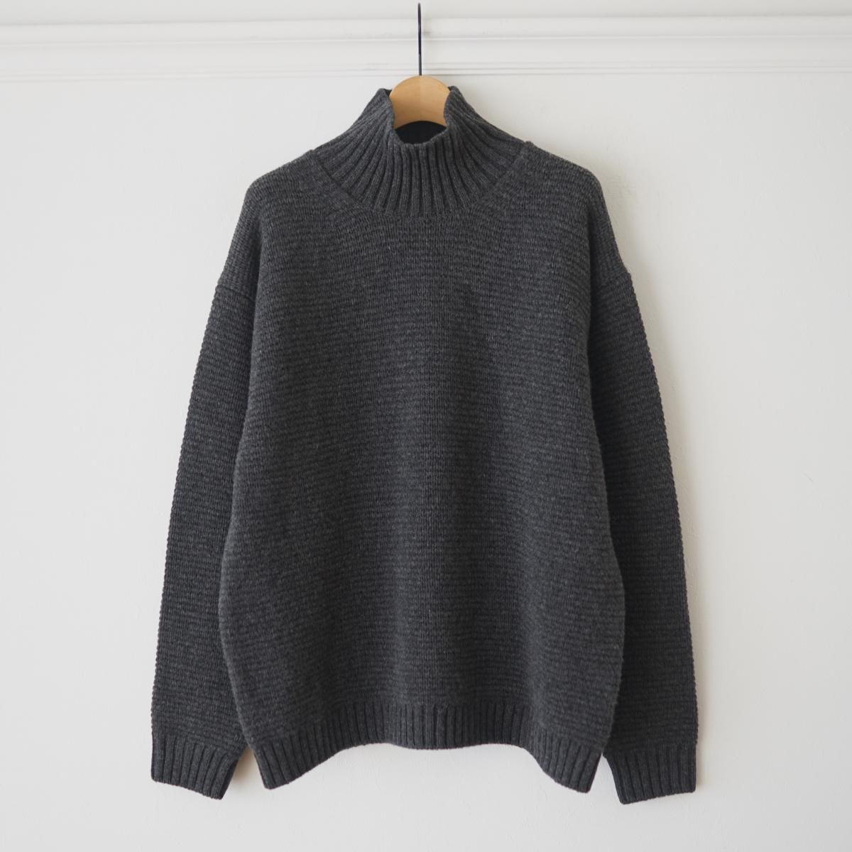2024 AWۡATON / ȥ LAMBS WOOL HIGHNECK SWEATER - CHARCOAL GRAY