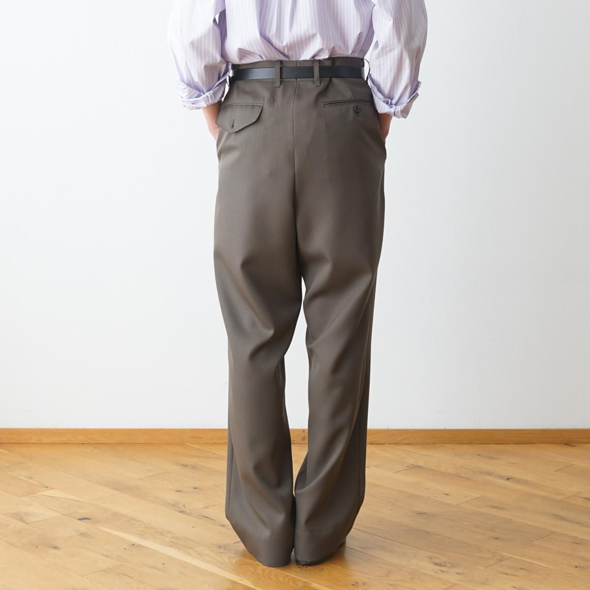 パンツ soduk inverted pleats trousers soduk inverted pleats trousers / navy