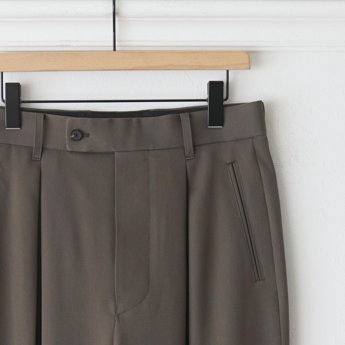 The CLASIK / ザ クラシック】 INVERTED PLEATS TROUSER - KHAKI