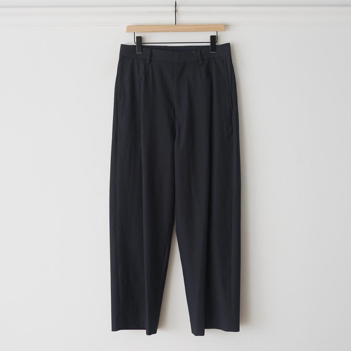 【4/2発売】【2025 SS】【URU / ウル】 POLYESTER | 1 TUCK PANTS - D.NAVY