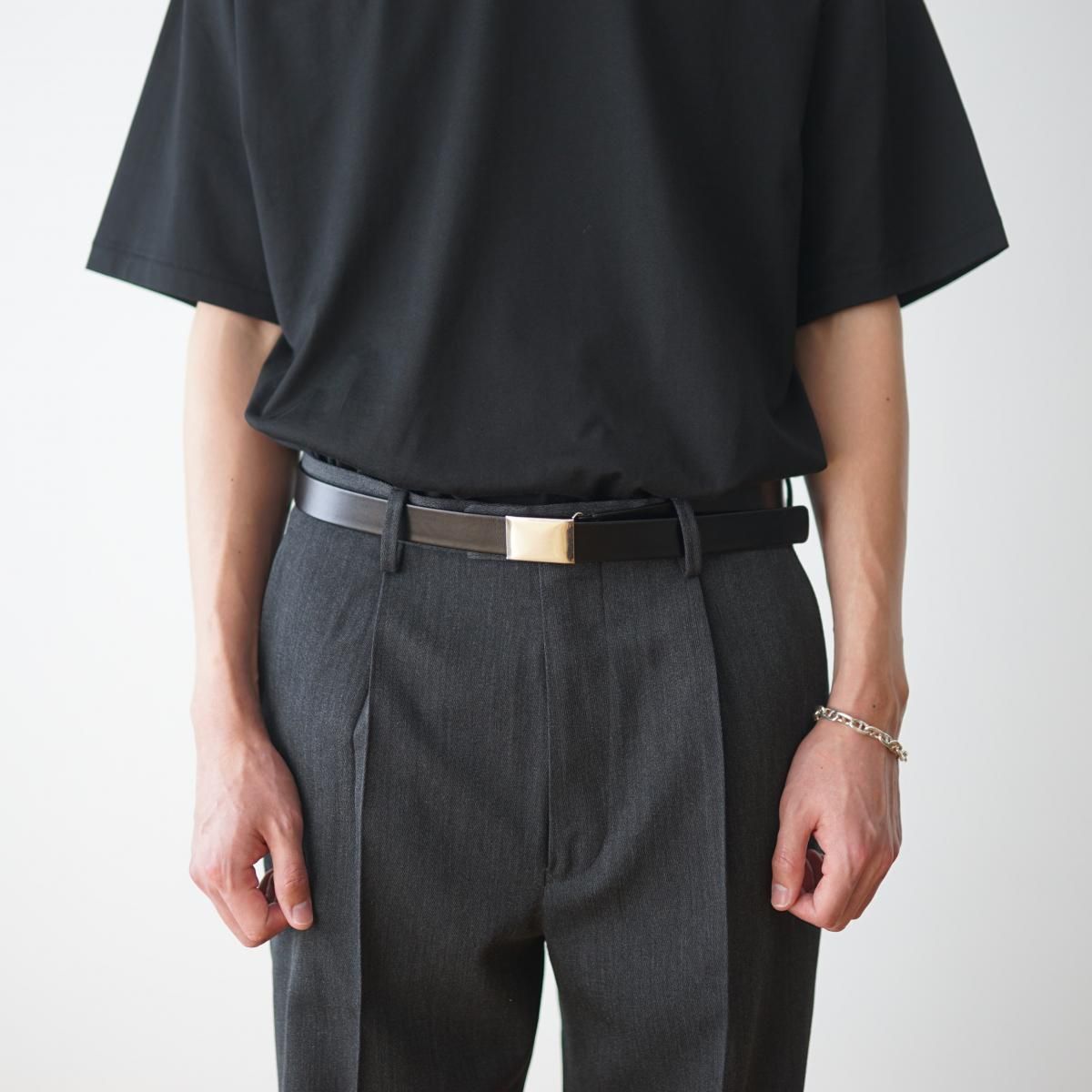 YLEVE / イレーヴ】 LEATHER BUCKLED BELT - BLACK/SILVER