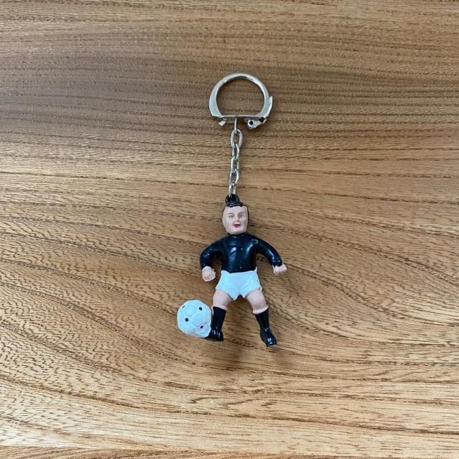 サッカー キーホルダー 3 ブラック ユニフォーム サッカー キーホルダー 3 ブラック ユニフォーム