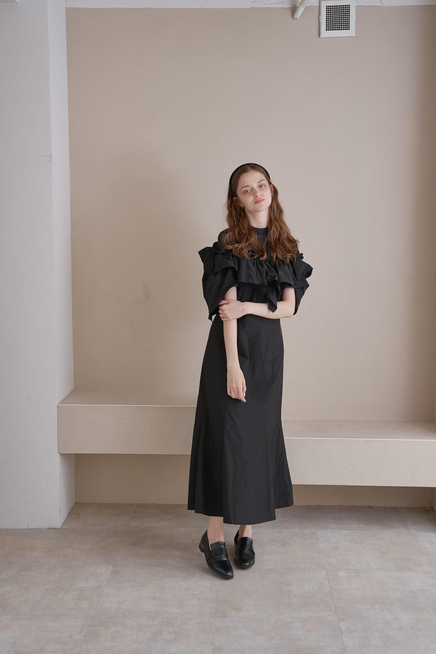 PINUE ピヌエ　スリーブカットアウトセットアップ (グレー) PINUE ピヌエ スリーブカットアウトセットアップ (グレー) Set Up - PINUE