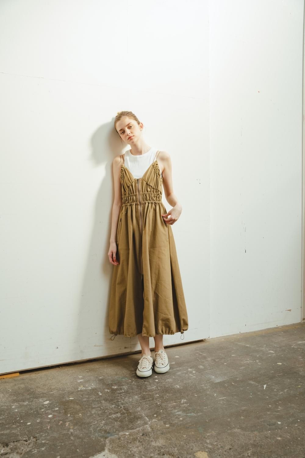 ま*む様 PINUE シャーリングキャミワンピース SAND BEIGE（サンド ピヌエシャーリングキャミワンピースM