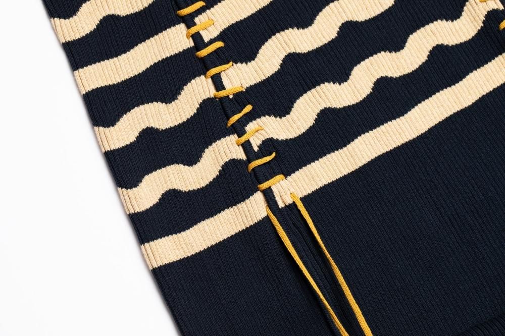 ウェーブボーダーステッチニットワンピース(NAVY) - PINUE ウェーブボーダーステッチニットワンピース(NAVY) - PINUE