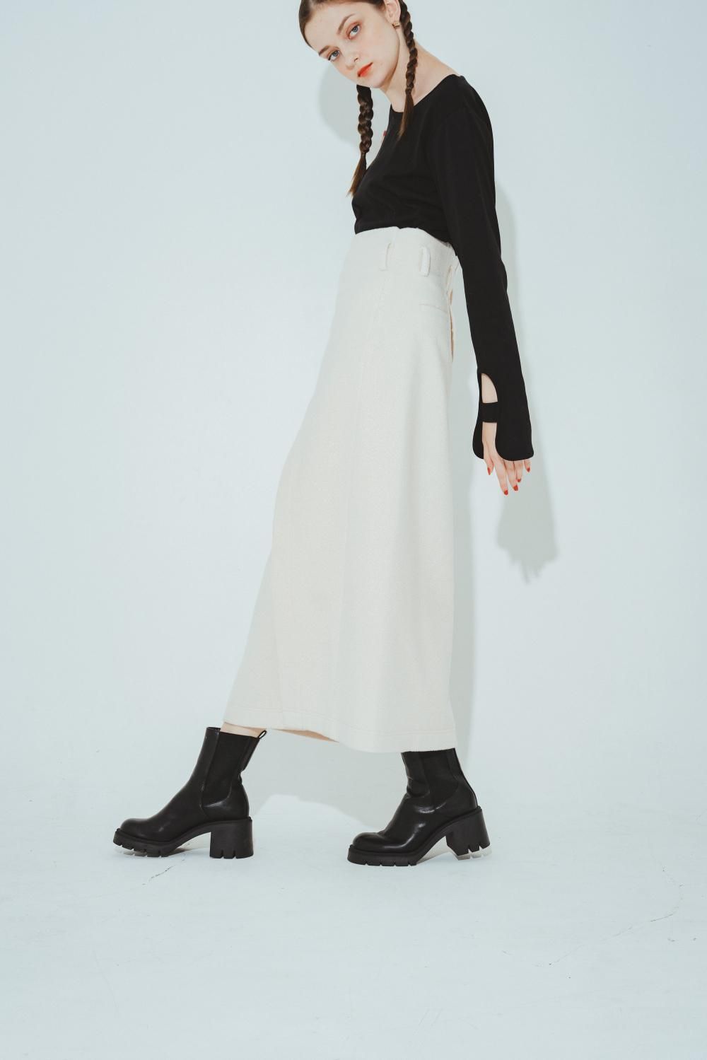 カットアウトスリーブロンT（WHITE） - PINUE