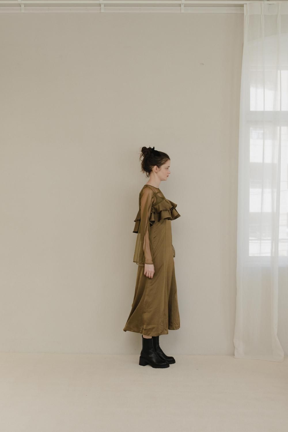 フリルボレロ+キャミドレスセット(KHAKI) - PINUE フリルボレロ+キャミドレスセット(KHAKI) - PINUE