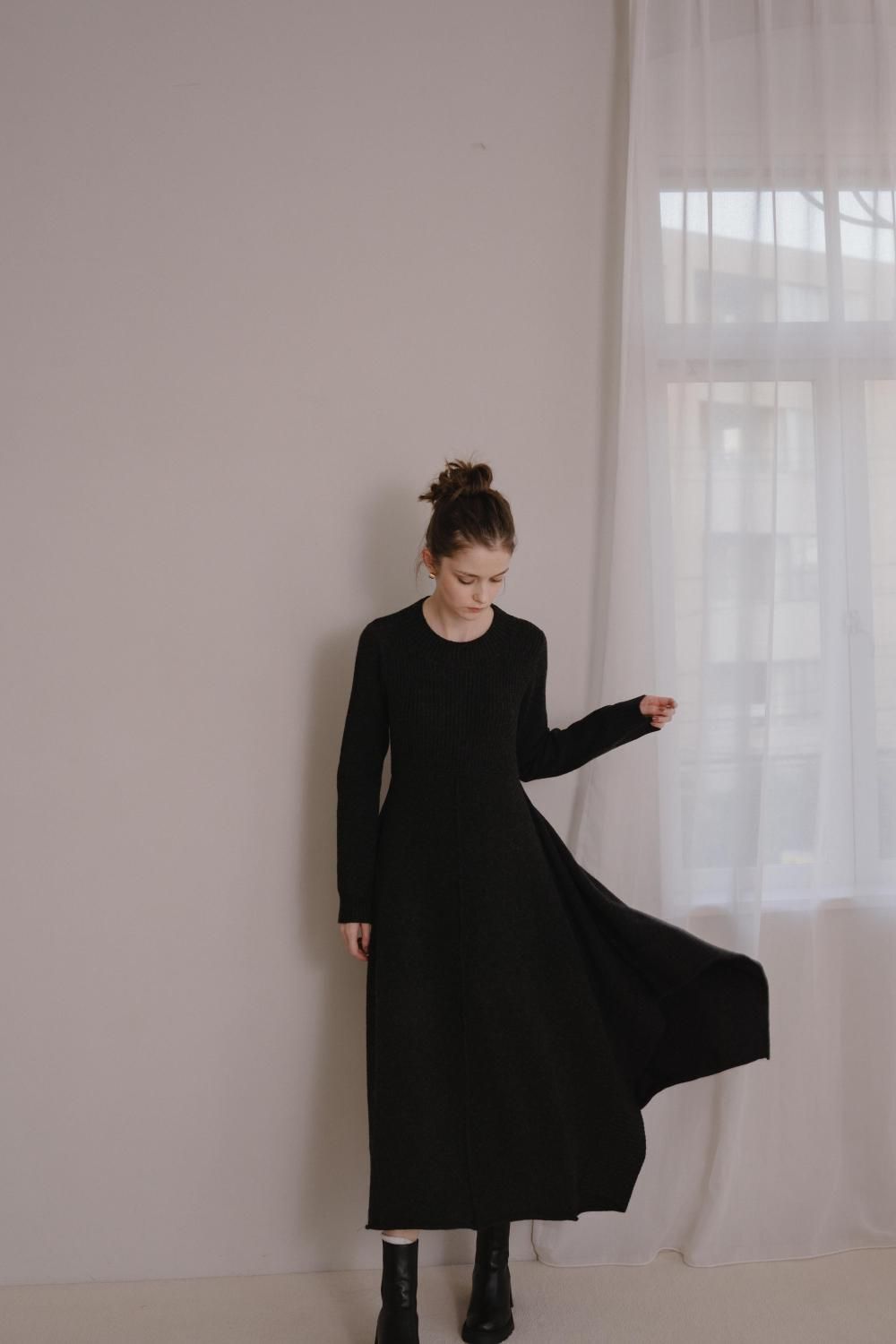 リブヘムニットワンピース(BLACK) - PINUE リブヘムニットワンピース(BLACK) - PINUE