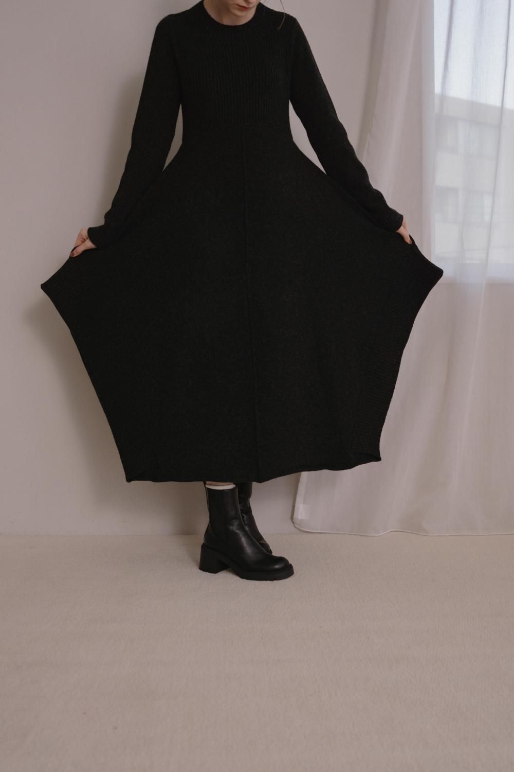 リブヘムニットワンピース(BLACK) - PINUE リブヘムニットワンピース(BLACK) - PINUE
