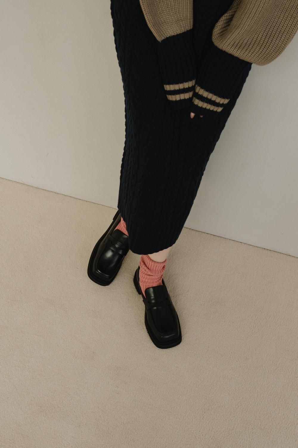 ケーブルニットワンピース（NAVY） - PINUE