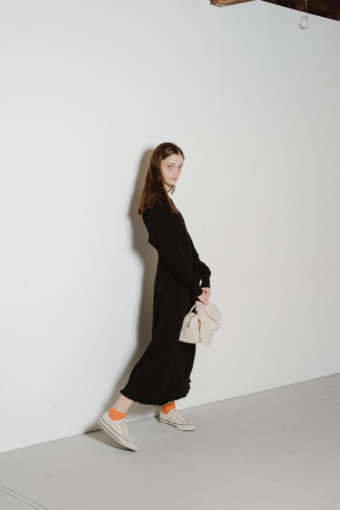 アイレットニットワンピース（BLACK） - PINUE