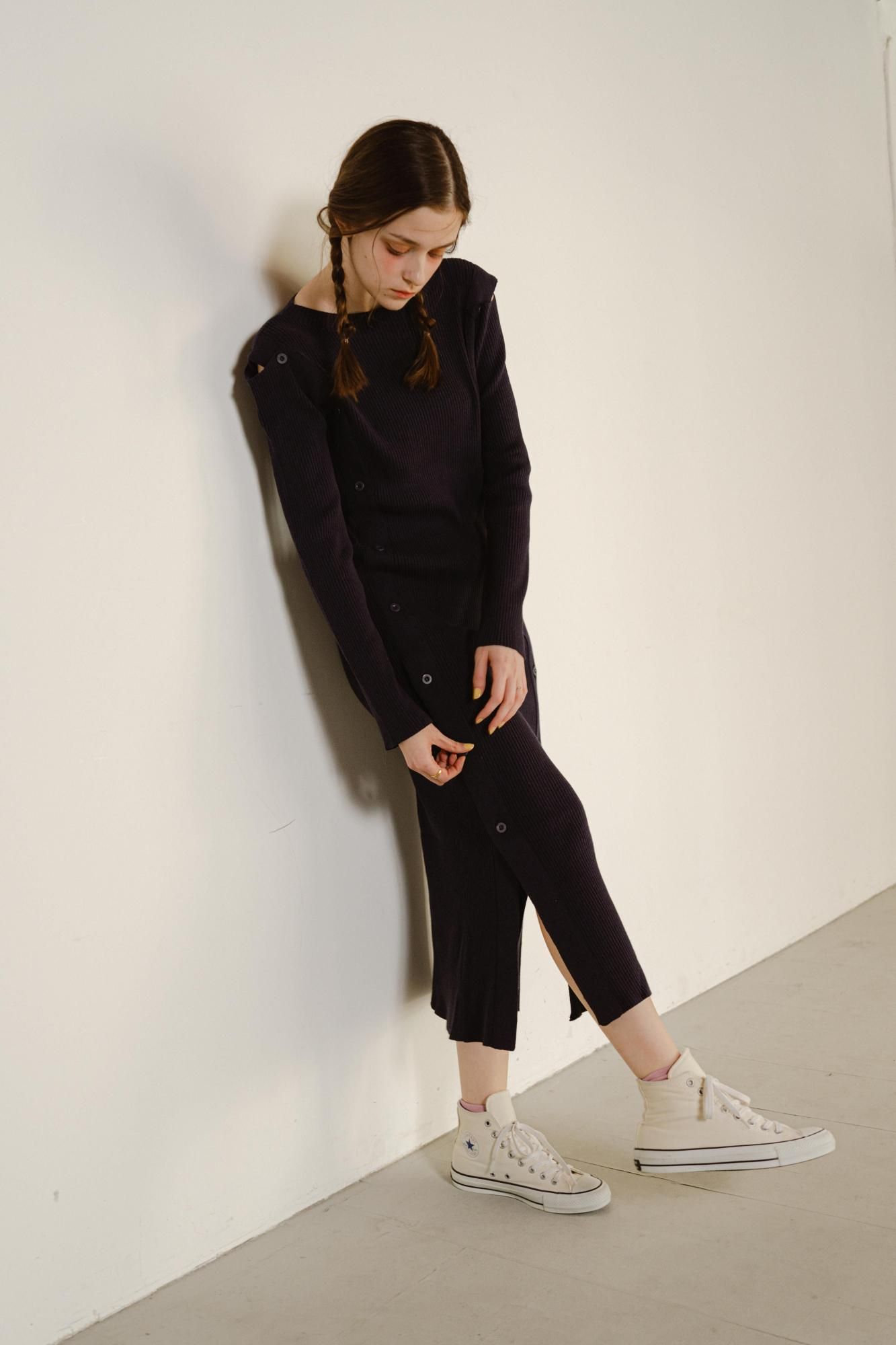 ボタンスリットニットワンピース(NAVY) - PINUE ボタンスリットニットワンピース(NAVY) - PINUE