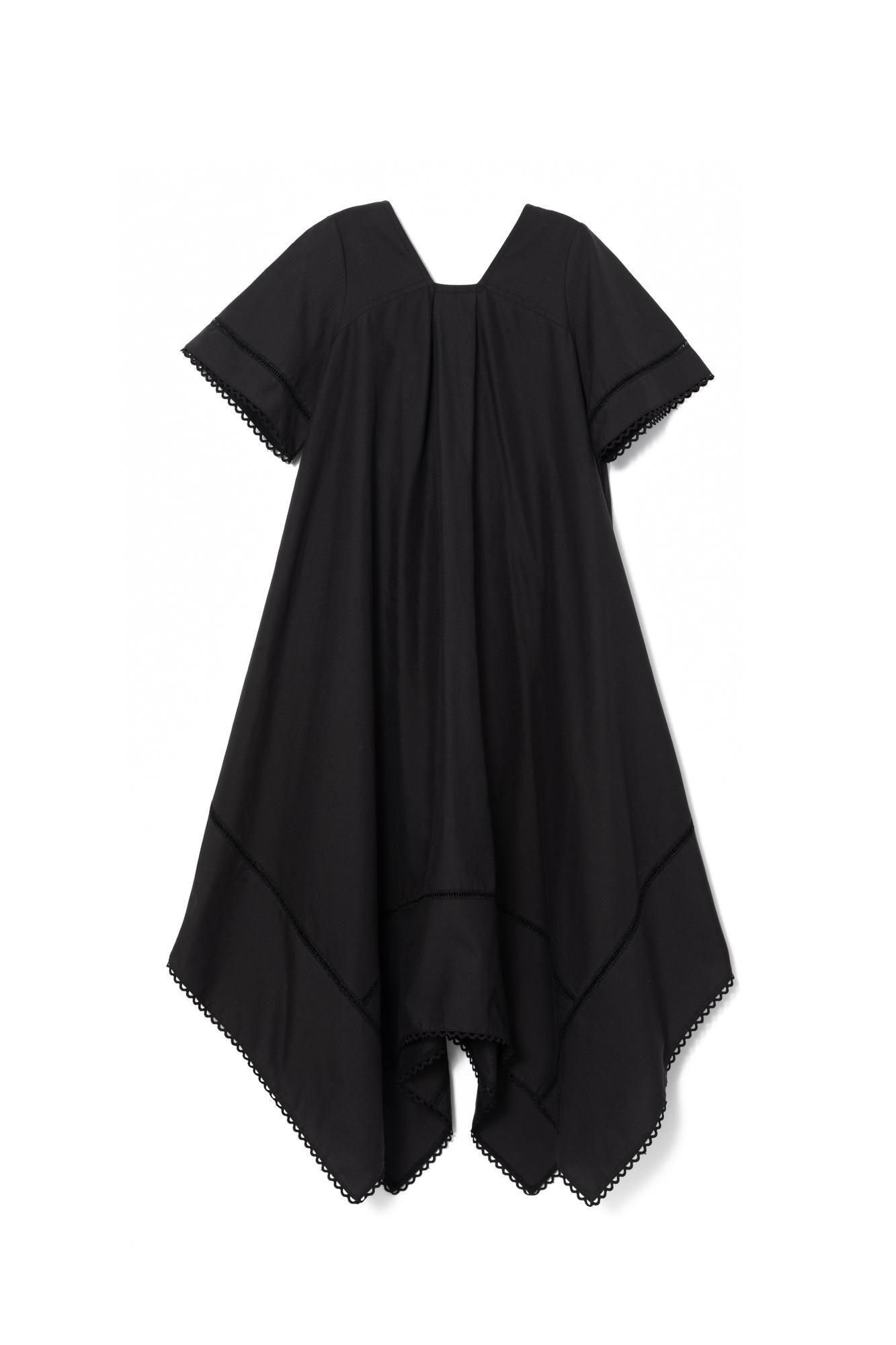 【新品タグ付き】【PINUE】レーストリムワンピース (ブラック) レーストリムワンピース(BLACK) - PINUE