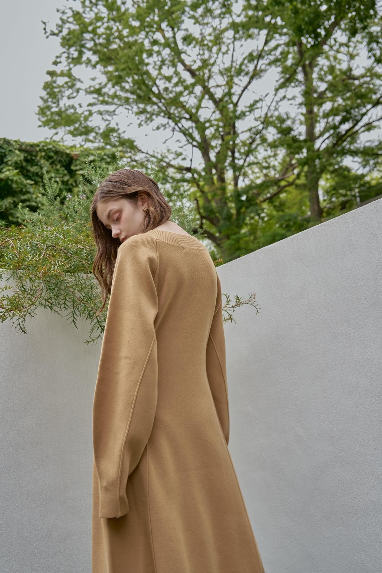 スリットヘムニットワンピース（CAMEL） - PINUE