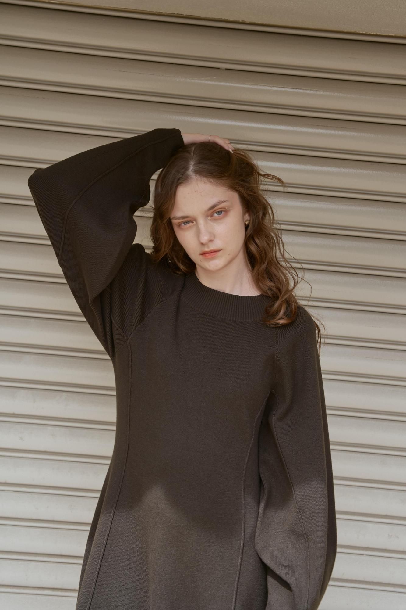 PINUE スリットヘムニットワンピース　SUMIKURO Sサイズ スリットヘムニットワンピース（SUMIKURO） - PINUE