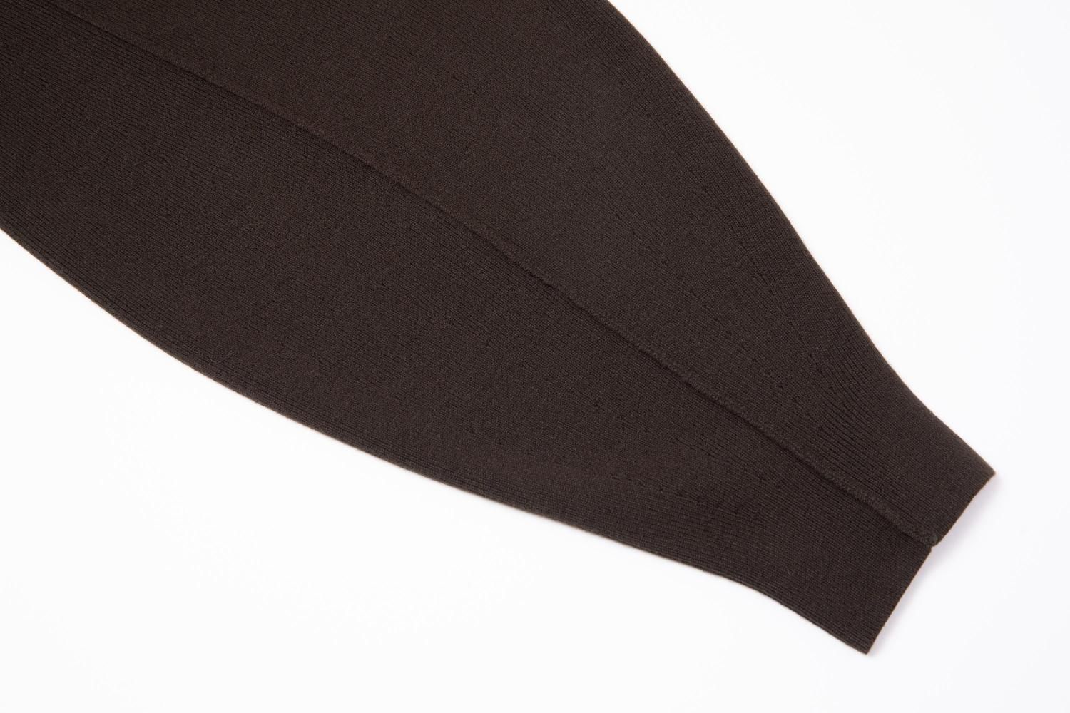 スリットヘムニットワンピース（SUMIKURO） - PINUE