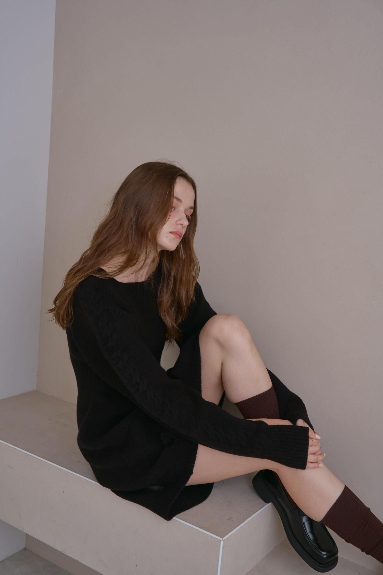 【takaotoko】PINUE ミニニットワンピース（CREAM） ミニフレアニットワンピース（BEIGE） - PINUE