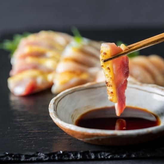 かごしまぐるり】黒さつま鶏 もも肉さしみ(150g×6P) - 真栄ファーム