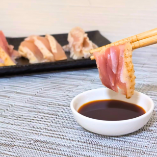 【さつま地鶏 若しゃも】鳥刺し プレーン500ｇ【特製さしみ醤油付き】