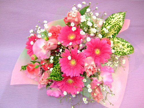 ピンク系可愛い花束 花とおじさん
