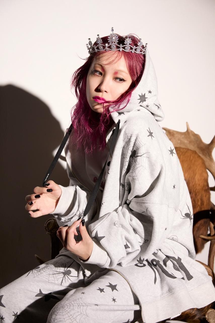 72▢ROY REFLECT OVERJOY ロゴパーカー TS0523-10 ハンドステッチパーカー - ROY reflect overjoy