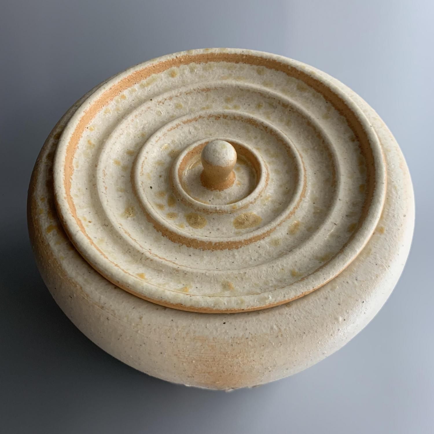 White Bizen Water Container No.1 白備前水指 No.1 - gallerykai