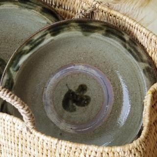 横田屋窯・ふち平８寸皿・草呉須