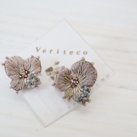 Veriteco 草木染 刺繍アクセサリー 秋紫陽花 ピアス Aoi Door Online Shop Veriteco 草木染 刺繍アクセサリー 秋紫陽花 ピアス Aoi Door Online Shop