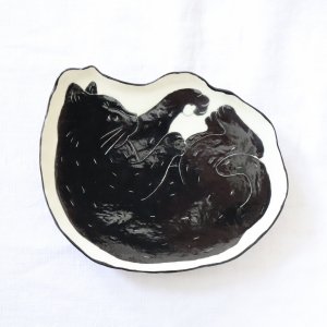 要美紀　ゴロリン猫皿　(大) 黒猫プレート 