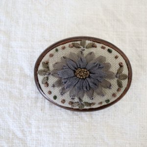 maki  maki　brooch “antique  flower ”  (B-13)