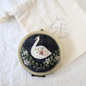 maki  maki   compact   mirror  “antique  swan ”  
