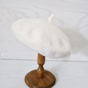 amber    アクリル  ベレー帽（white）