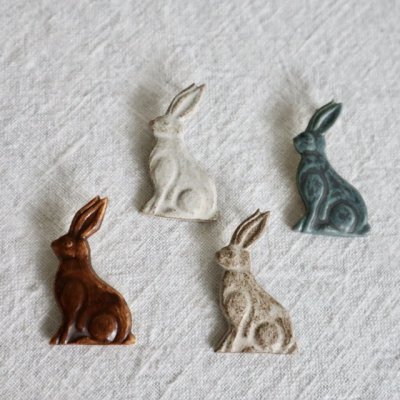 fuji-gallery　陶器ブローチ　ウサギ