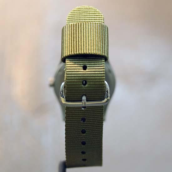 ぱ*ん様 美品　ハミルトン　カーキ 9415A シリーズ最終モデル ハミルトンカーキ 9415A ネイチャー - メッケルン