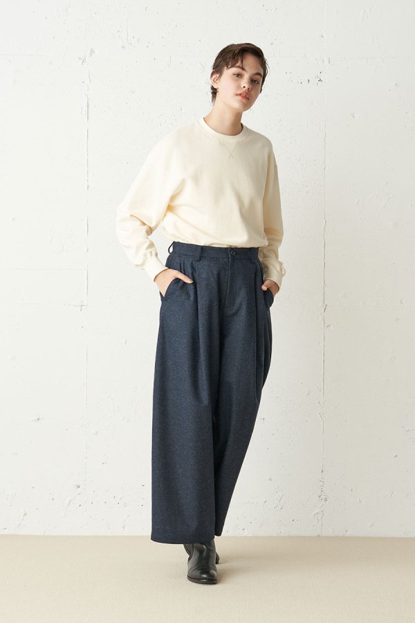 <img class='new_mark_img1' src='https://img.shop-pro.jp/img/new/icons8.gif' style='border:none;display:inline;margin:0px;padding:0px;width:auto;' />wool blend cocoon tuck pants