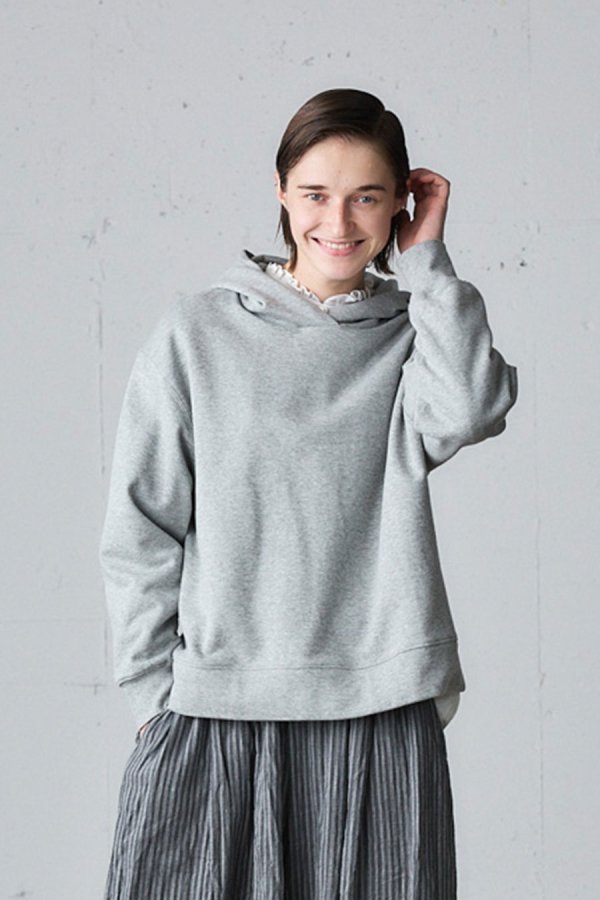 hooded pull over 