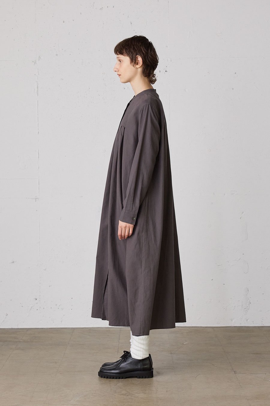 front tuck pleats one-piece - MidiUmi（ミディウミ）｜ONLINE SHOP