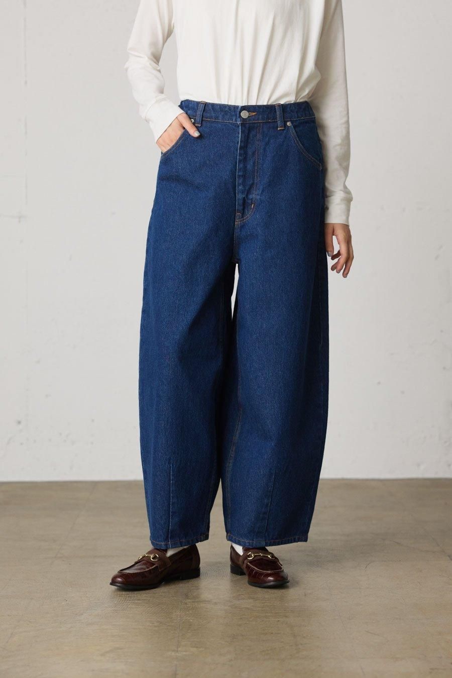 hi-waist curved denim【キナリノ掲載】 - MidiUmi(ミディウミ hi-waist curved denim【キナリノ掲載】 - MidiUmi(ミディウミ