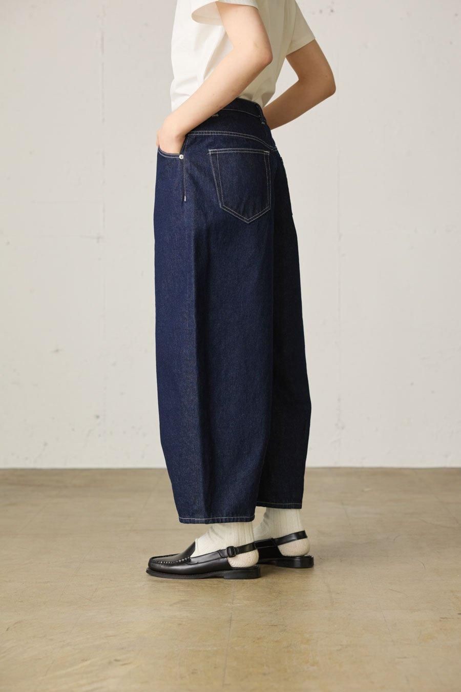 hi-waist curved denim【キナリノ掲載】 - MidiUmi（ミディウミ