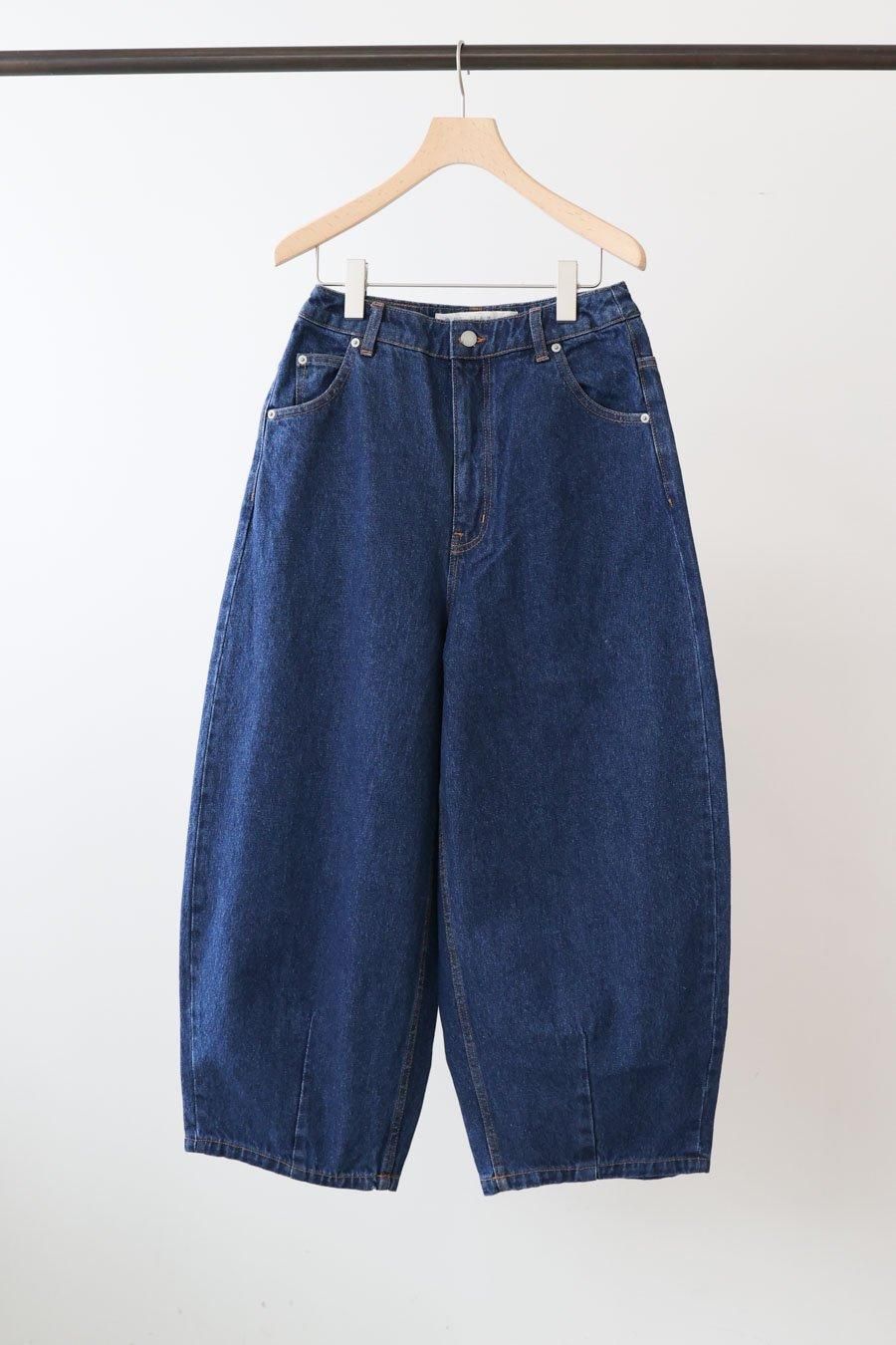 hi-waist curved denim【キナリノ掲載】 - MidiUmi（ミディウミ