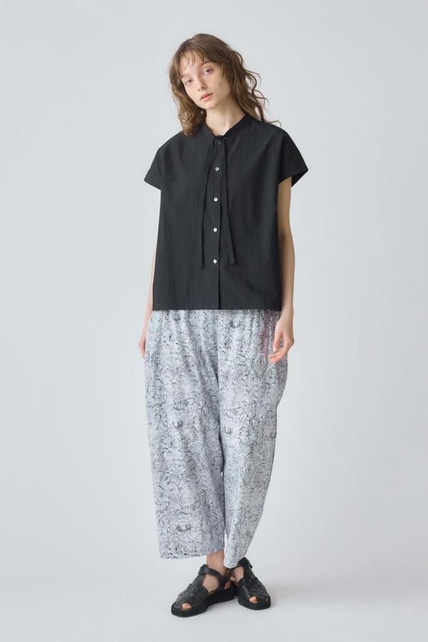 <img class='new_mark_img1' src='https://img.shop-pro.jp/img/new/icons8.gif' style='border:none;display:inline;margin:0px;padding:0px;width:auto;' />LIBERTY print pants