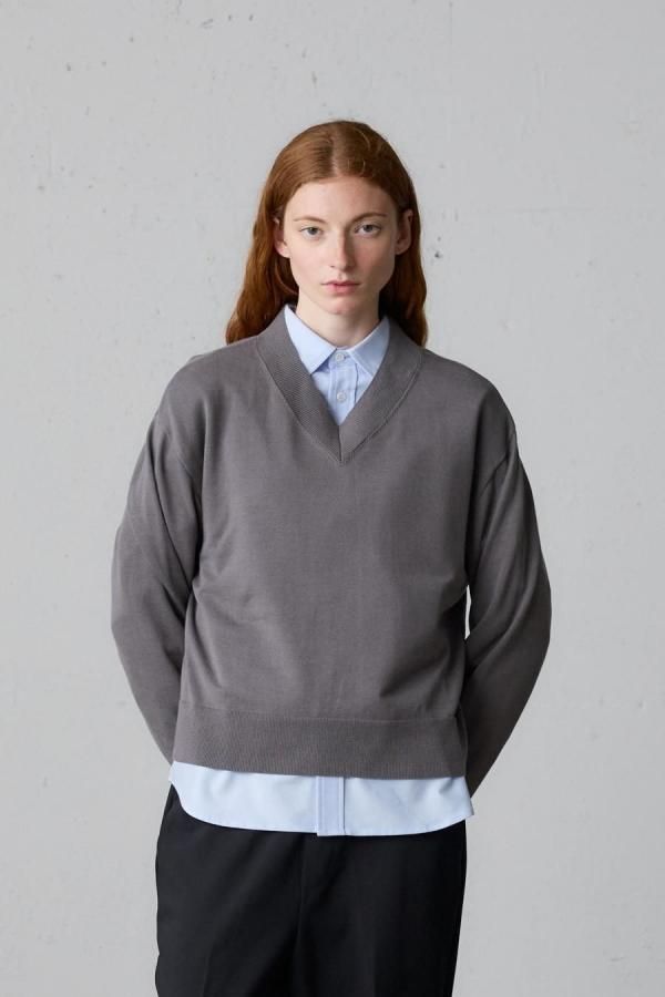 V neck knit pullover