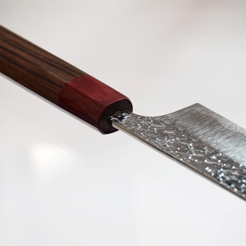 黒崎優 「雫」 牛刀210mm 粉末ハイス鋼・鎚目打・紫檀八角柄 黒崎優 「雫」 牛刀210mm 粉末ハイス鋼・鎚目打・紫檀八角柄