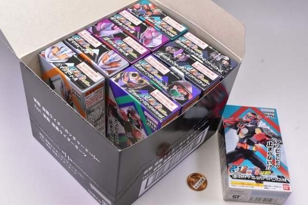 Amazon.co.jp: 装動 仮面ライダーガッチャード→1←＆装動 仮面
