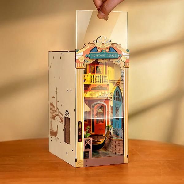 ROBOTIME社 Rolife DIYブックヌックシリーズ ミニチュアハウス