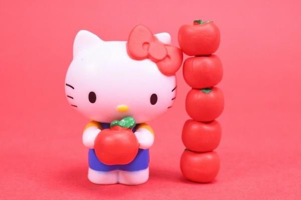 レア‼️ハローキティ フィギュア付きカプセル ハローキティ フィギュア 3体セット - メルカリ