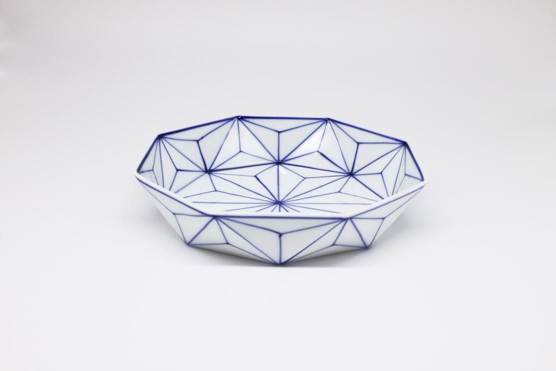宋白釉蒔絵刻字八卦文様抱月瓶 陶磁器  現代工芸品 美術品 置物 宋白釉蒔絵刻字八卦文様抱月瓶 陶磁器 現代工芸品 美術品